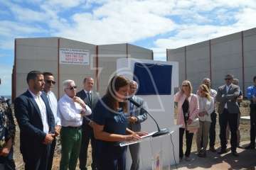Descubrimiento de la placa de la calle que lleva el nombre de Sebastián Grisaleña (Foto TA)
